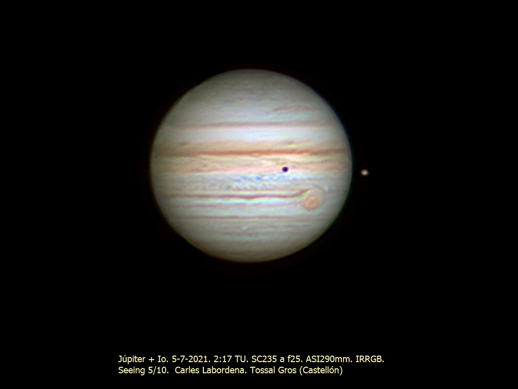 Júpiter con Mancha Roja e Io