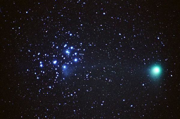 Cometa Machholz C/2004 Q2